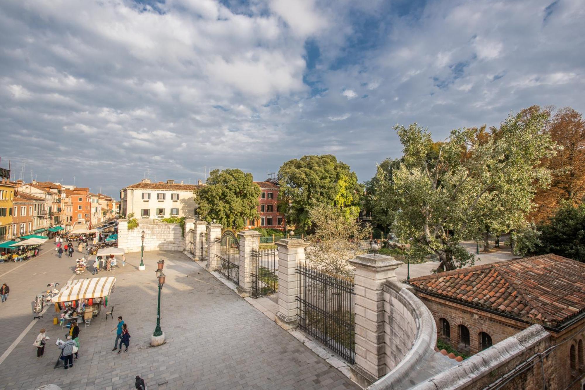 Ospizio Delle Donzelle Apartment Venesia Bagian luar foto