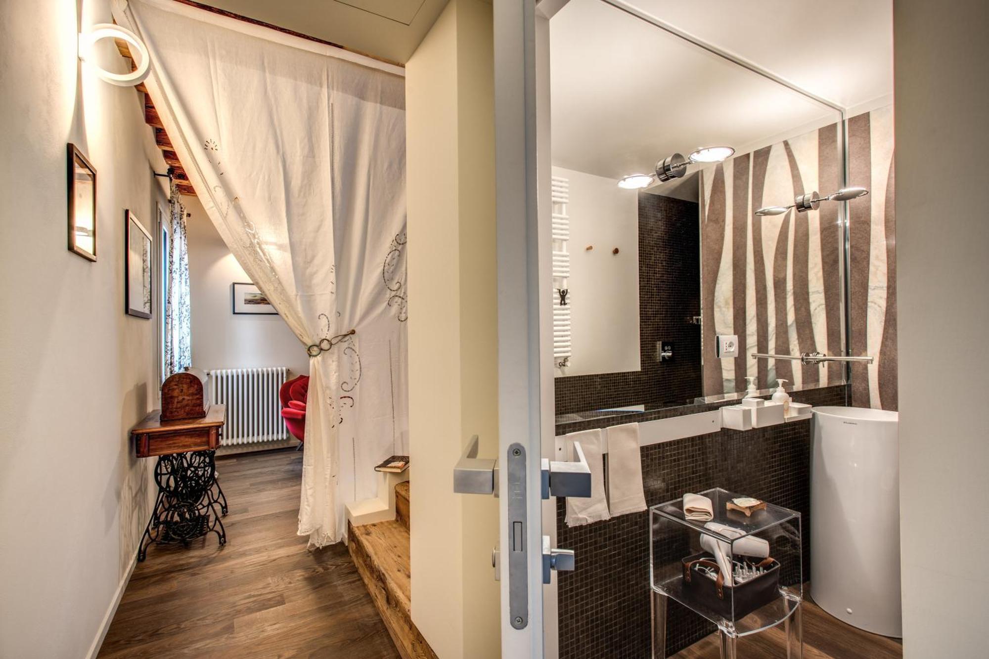 Ospizio Delle Donzelle Apartment Venesia Bagian luar foto