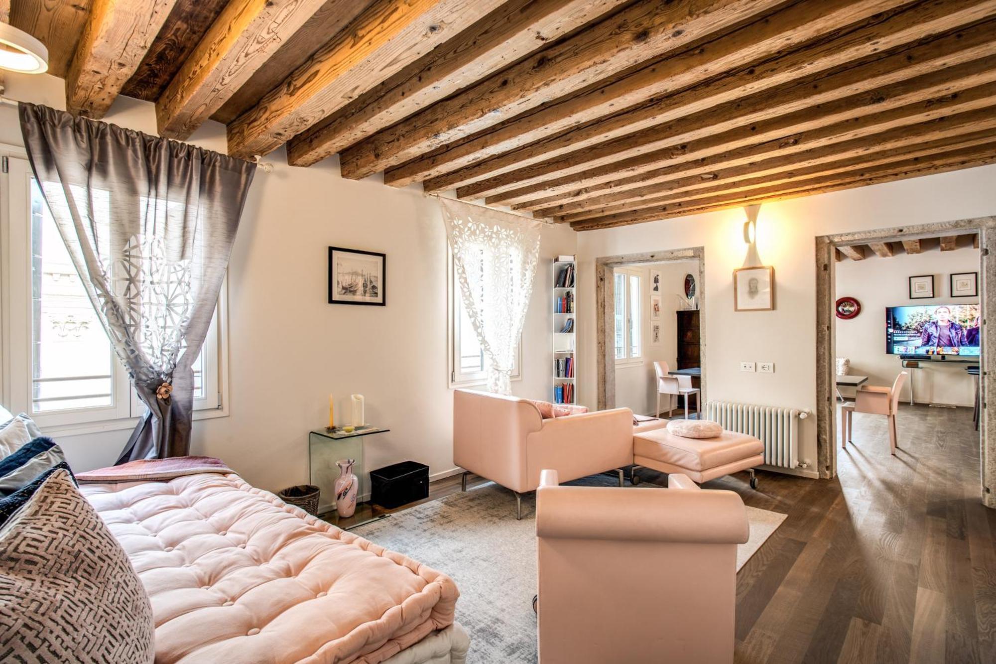 Ospizio Delle Donzelle Apartment Venesia Bagian luar foto